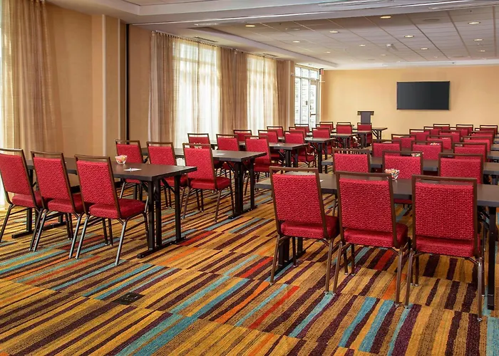 Fairfield Inn & Suites By Marriott Harrisburg International Airport