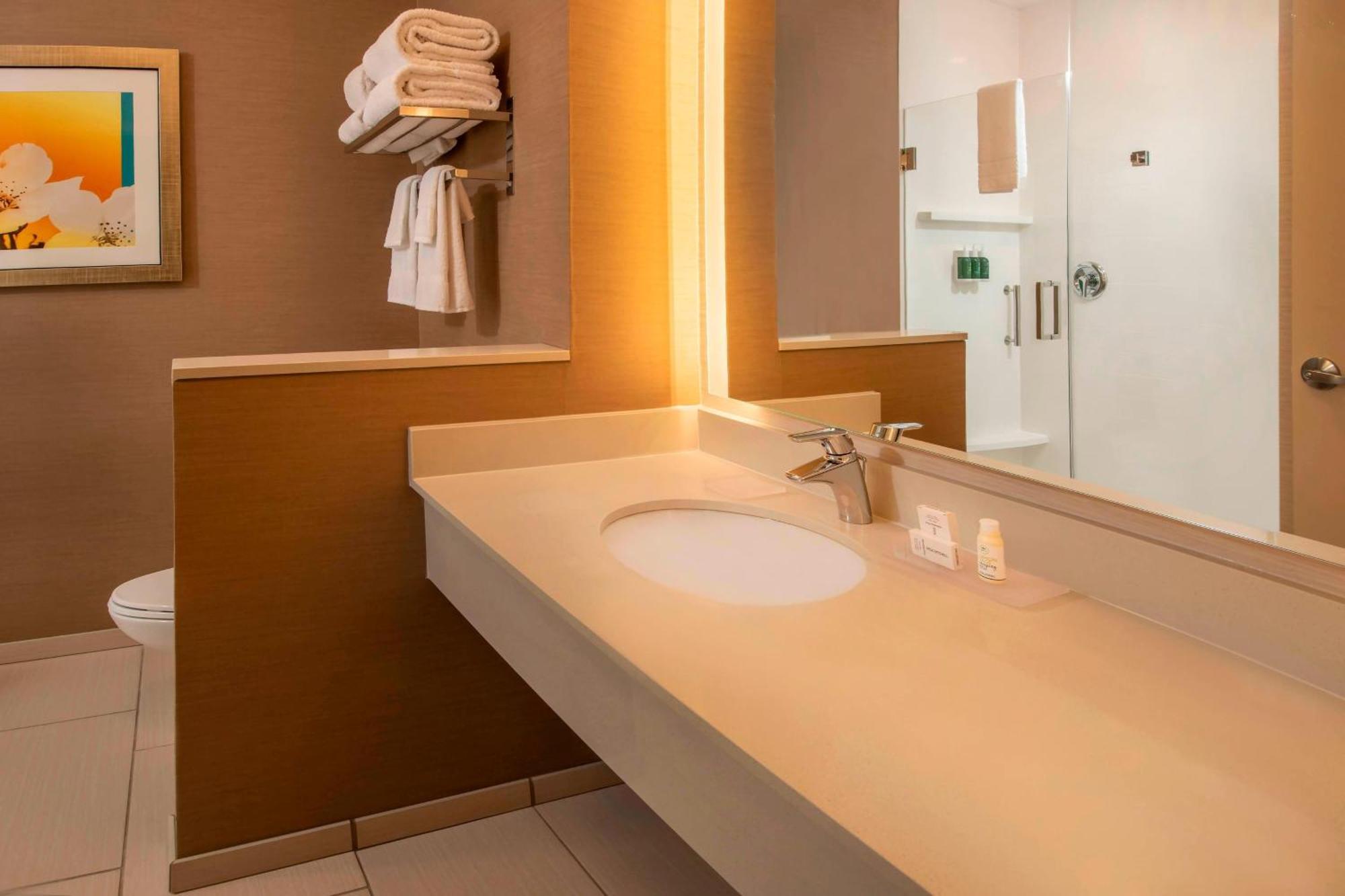 Fairfield & By Marriott Harrisburg International Airport 3*