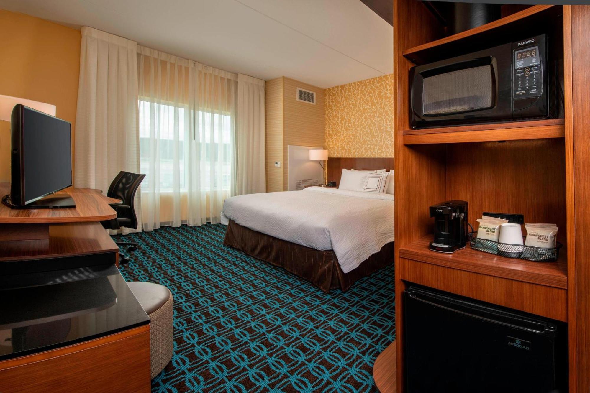Fairfield & By Marriott Harrisburg International Airport 3*